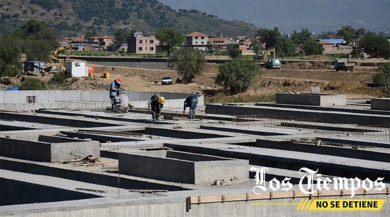 La construcción de la nueva planta de tratamiento de aguas residuales de Albarrancho. | Carlos López